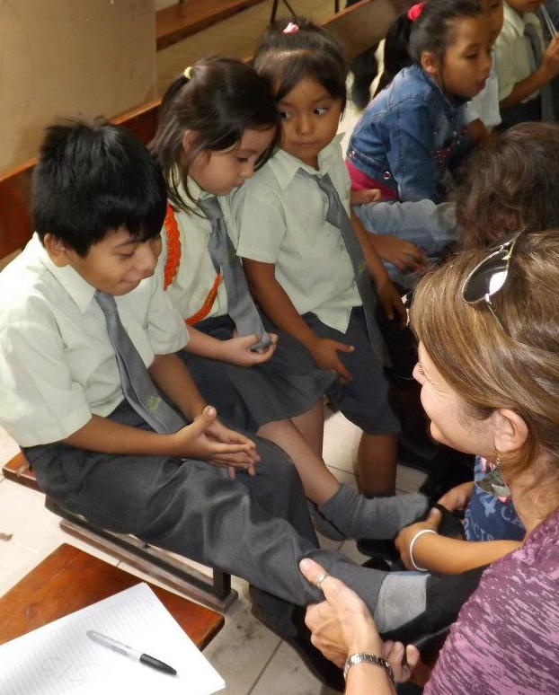 Mariner Legepladsudstyr Forfatter 3,000 Children Receive TOM'S Shoes | Corazón de Esperanza